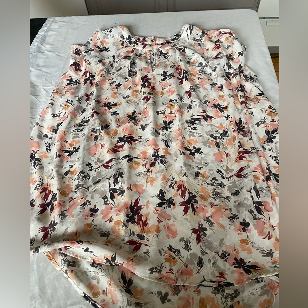 Short sleeve sheer floral torrid top